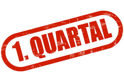 Roter Stempel mit der Aufschrift „1. Quartal“ in leicht abgenutzter Optik
