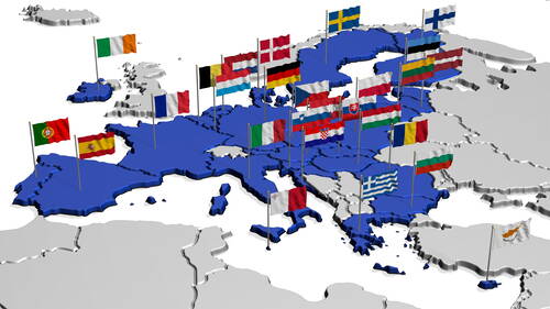 3D-Karte Europas, auf der die Mitgliedsstaaten der Europäischen Union in Blau hervorgehoben und jeweils mit ihren Nationalflaggen markiert sind