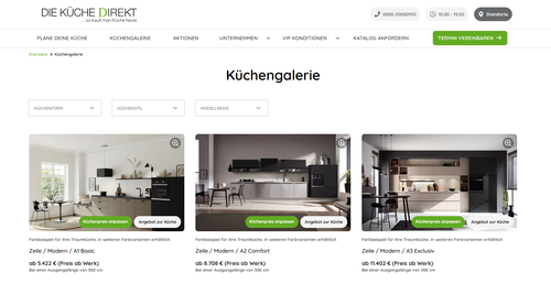 Online-Küchengalerie von „Die Küche Direkt“ mit drei modernen Küchenzeilen im Vergleich, inklusive Preisen, Modellnamen und Buttons zur Preis-Anpassung und Angebotsanfrage.