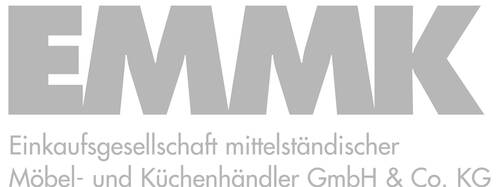 Graues EMMK-Logo mit ausgeschriebenem Firmennamen „Einkaufsgesellschaft mittelständischer Möbel- und Küchenhändler GmbH & Co. KG“ in klarer serife-loser Schrift
