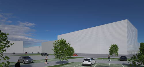 Menschen gehen über einen weitläufigen Parkplatz mit einzelnen Bäumen vor einem großen, modernen Logistik- oder Industriegebäude unter wolkenlosem Himmel