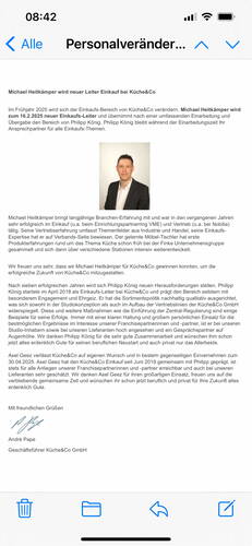 E-Mail-Ankündigung zur Personalveränderung bei Küche&Co, in der Michael Heitkämper als neuer Einkaufsleiter vorgestellt und der Übergang von Philipp König sowie der Abschied von Asel Geez erläutert werden.