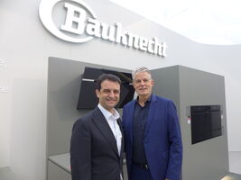 Akın Garzanlı, CEO bei Beko Europe, und Jens-Christoph Bidlingmaier, verantwortlich für Nordeuropa, versprechen sich für Bauknecht neue Chancen durch Premiumfeatures.