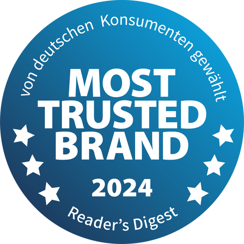 Rundes blaues Qualitätssiegel mit der Aufschrift „Most Trusted Brand 2024 – von deutschen Konsumenten gewählt – Reader’s Digest“ und weißen Sternen im Kreis angeordnet
