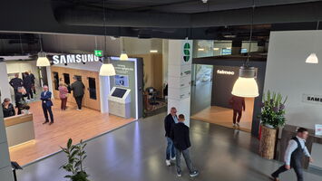 Das KCL in Löhne überraschte mit einem komplett neuen und vor allem hellen Eingangsbereich. Ankermieter sind jetzt zusätzlich zu AEG und Sachsenküchen Samsung und Falmec mit großzügigen Ausstellungen.