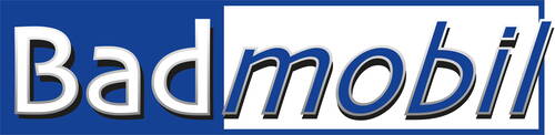 Blau-weißes Firmenlogo mit dem Schriftzug „Badmobil“ in großer, dreidimensional wirkender Typografie auf rechteckigem Hintergrund